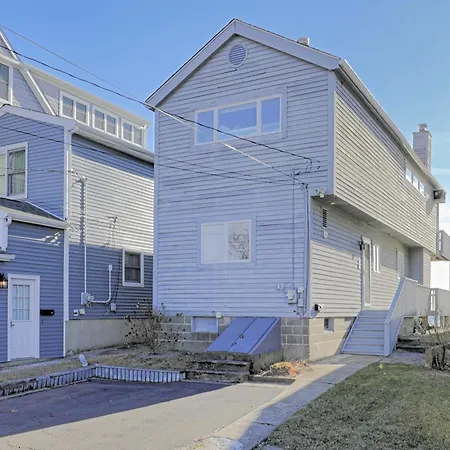 Cheerful 3 Bedroom Beach Front Cottage With Fire Place